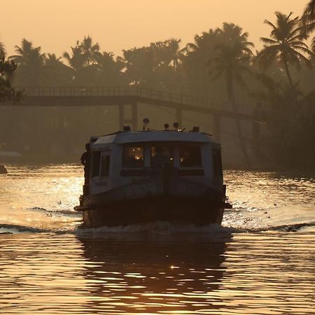 فندق Marari Houseboat ماراريكولام المظهر الخارجي الصورة