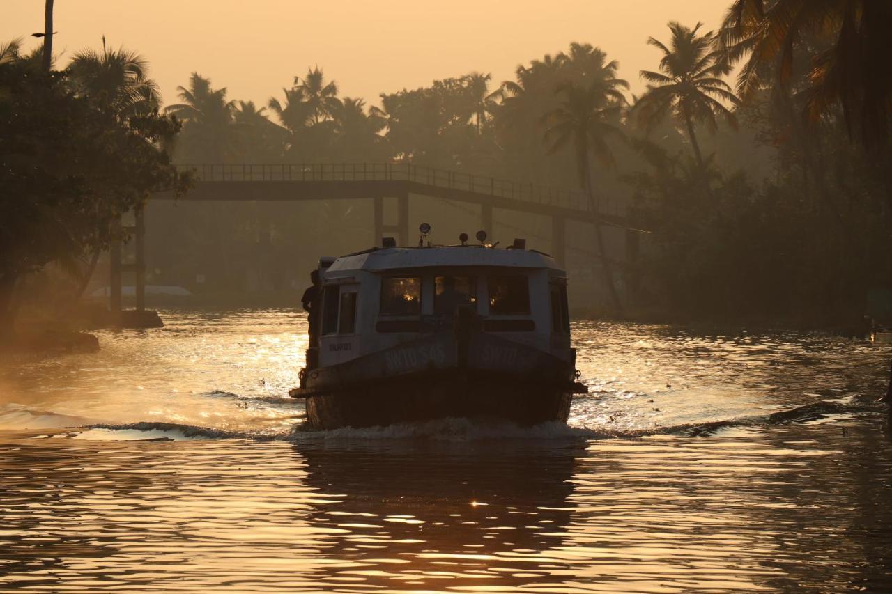 فندق Marari Houseboat ماراريكولام المظهر الخارجي الصورة